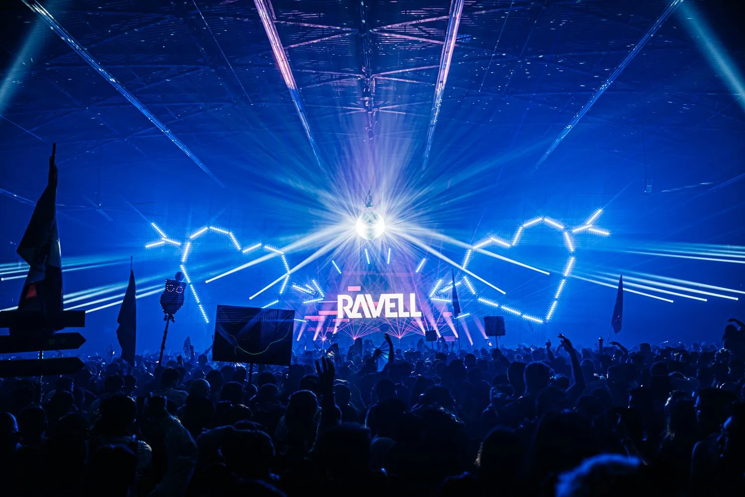 Ravell performing live — frame 8 of 11